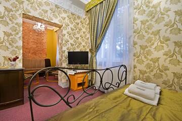 Фото номера Трехместный номер Отели типа «постель и завтрак» Dwór Boratyn г. Boratyń 2